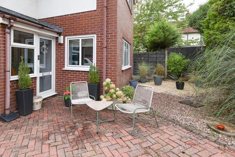35 Plover Close, Rochdale, OL11 5PU